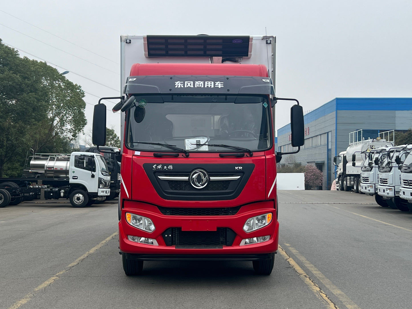 Used Dongfeng KINGRUN 42M³ Refrigerated Truck for Sale - Alternative Stock front view