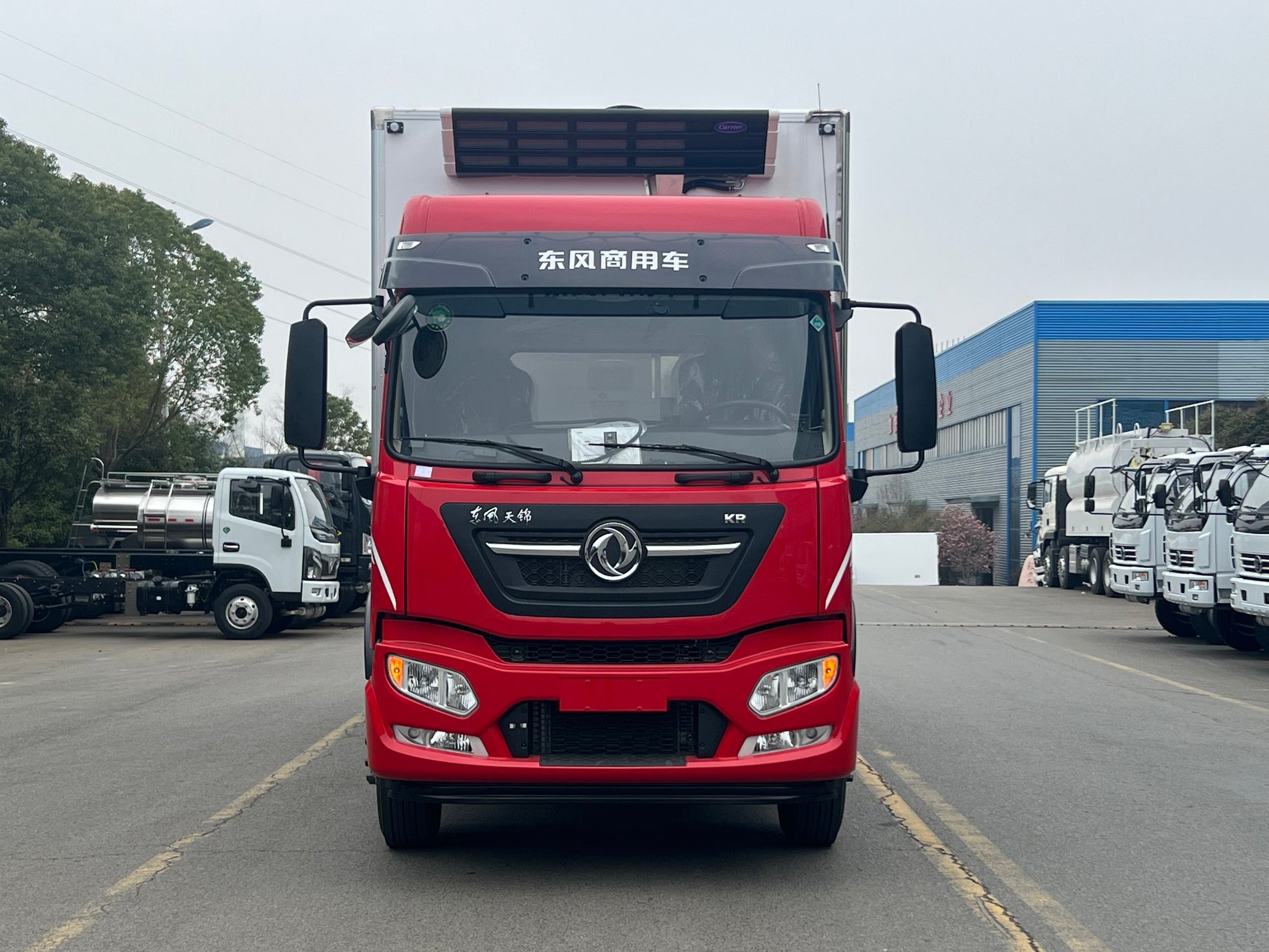 Used Dongfeng KINGRUN 42M³ Refrigerated Truck for Sale - Alternative Stock front view