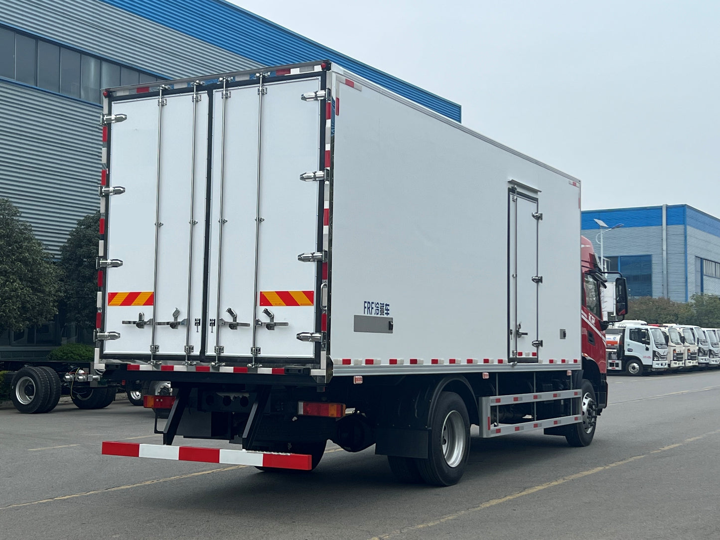 Used Dongfeng KINGRUN 42M³ Refrigerated Truck for Sale - Alternative Stock detail view