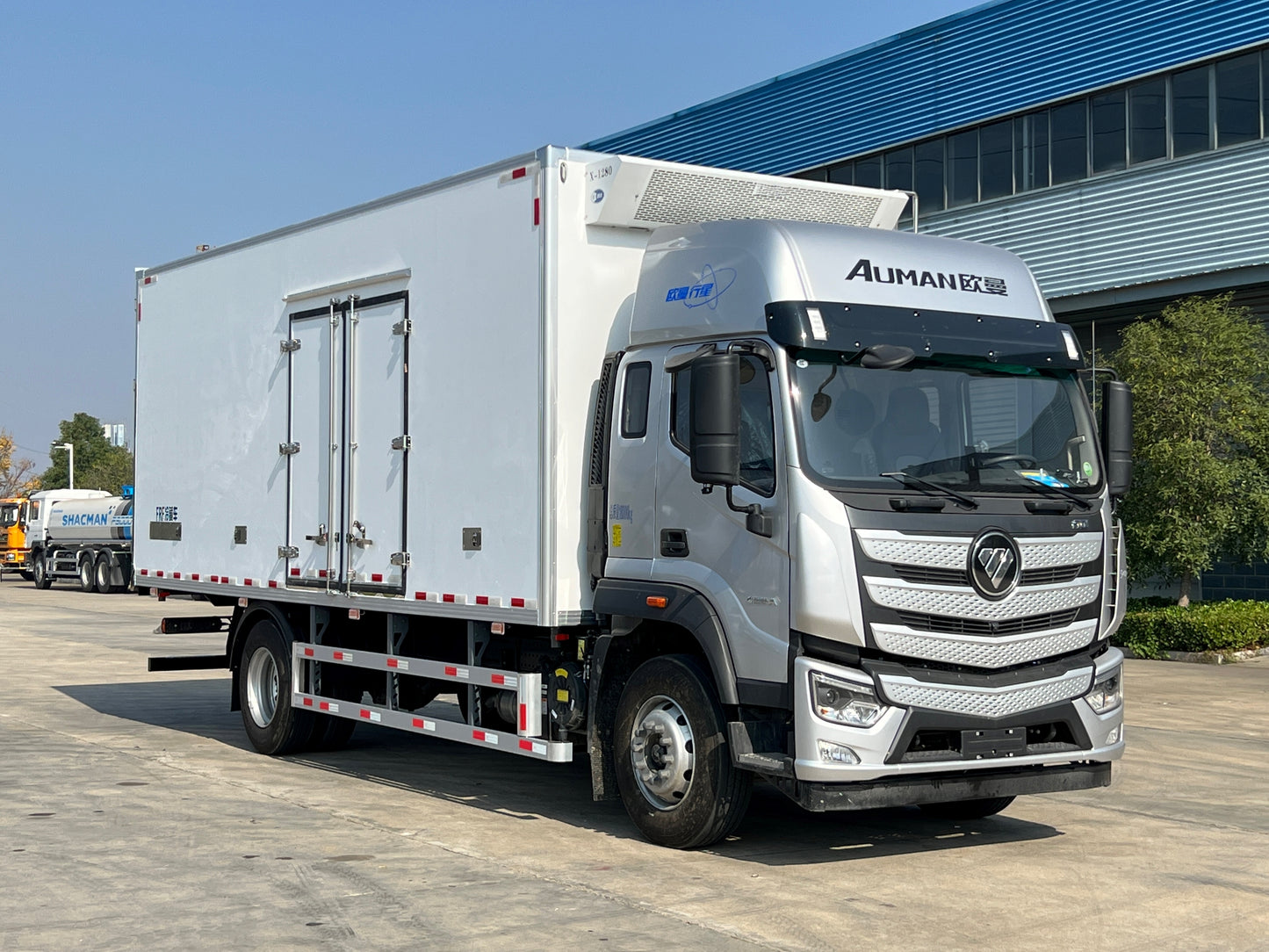 Used Foton AUMAN 41M³ Refrigerated Truck for Sale front view