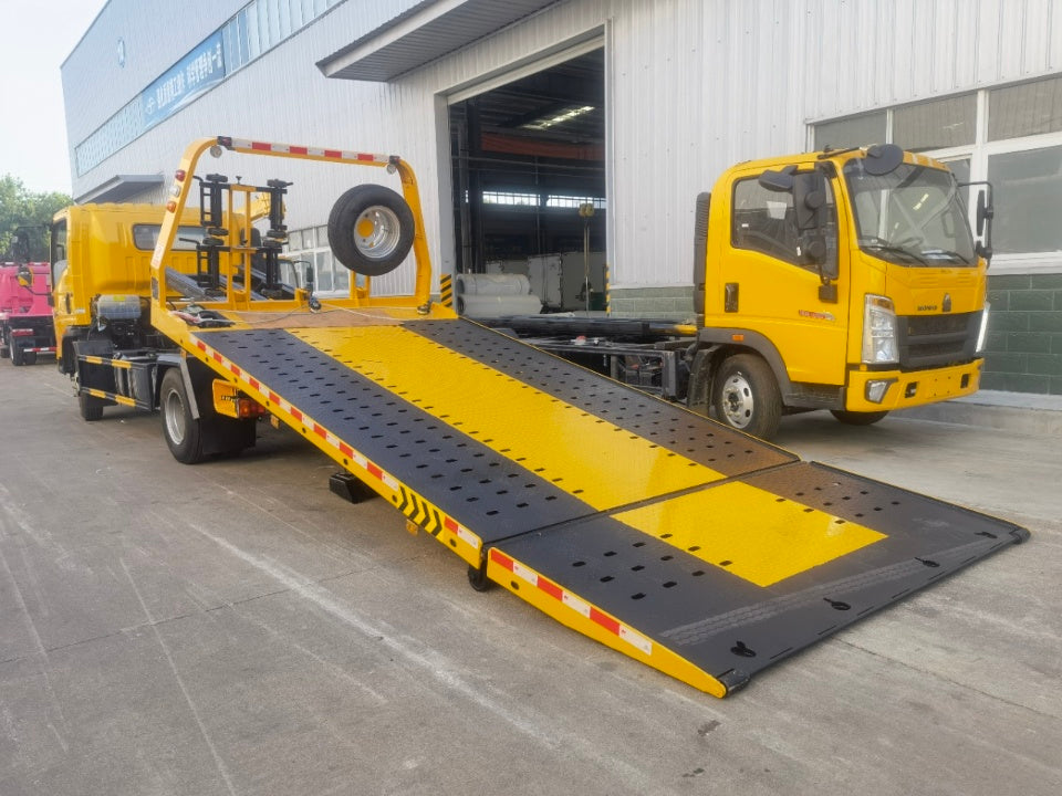 Used Sinotruk 150HP Road Wrecker Truck for Sale detail view
