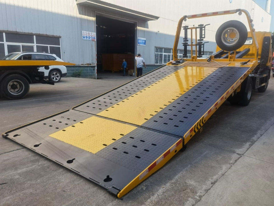 Used Sinotruk 150HP Road Wrecker Truck for Sale detail view