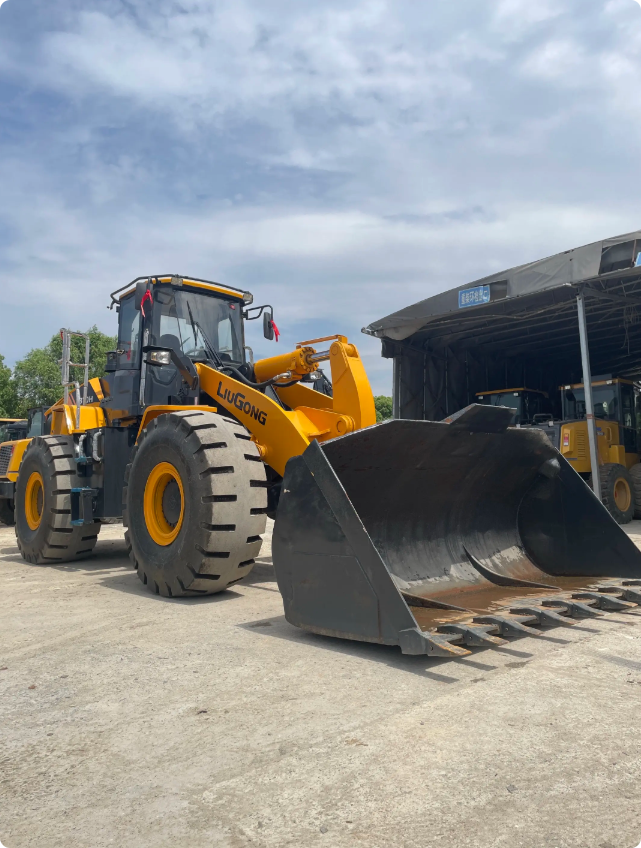 Used Liugong 870H Wheel Loader for Sale engine and hydraulic area for sale