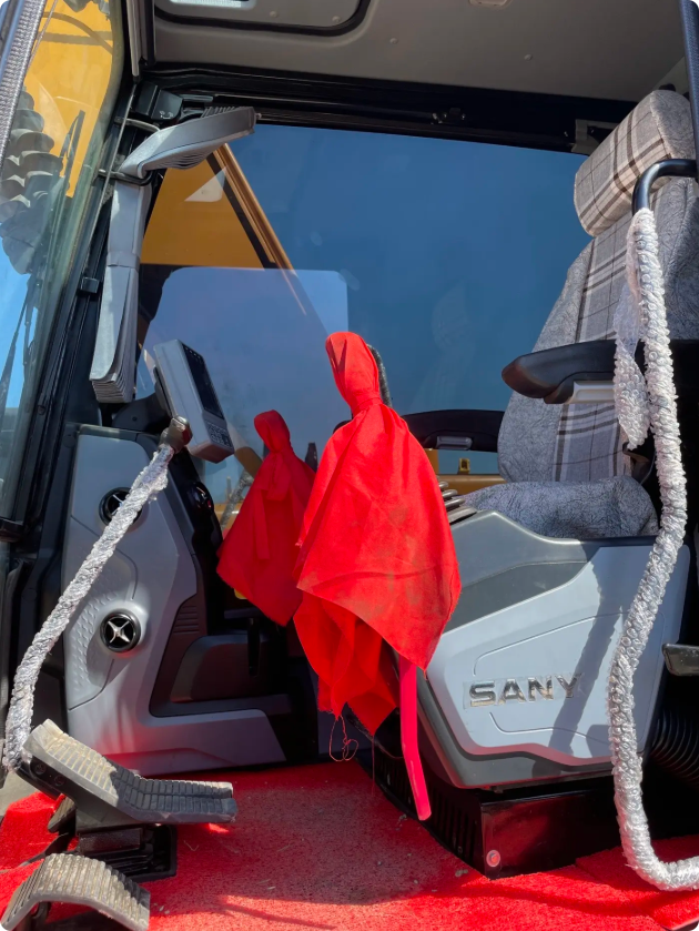 Used Sany SY135C Excavator for Sale operator cabin for sale