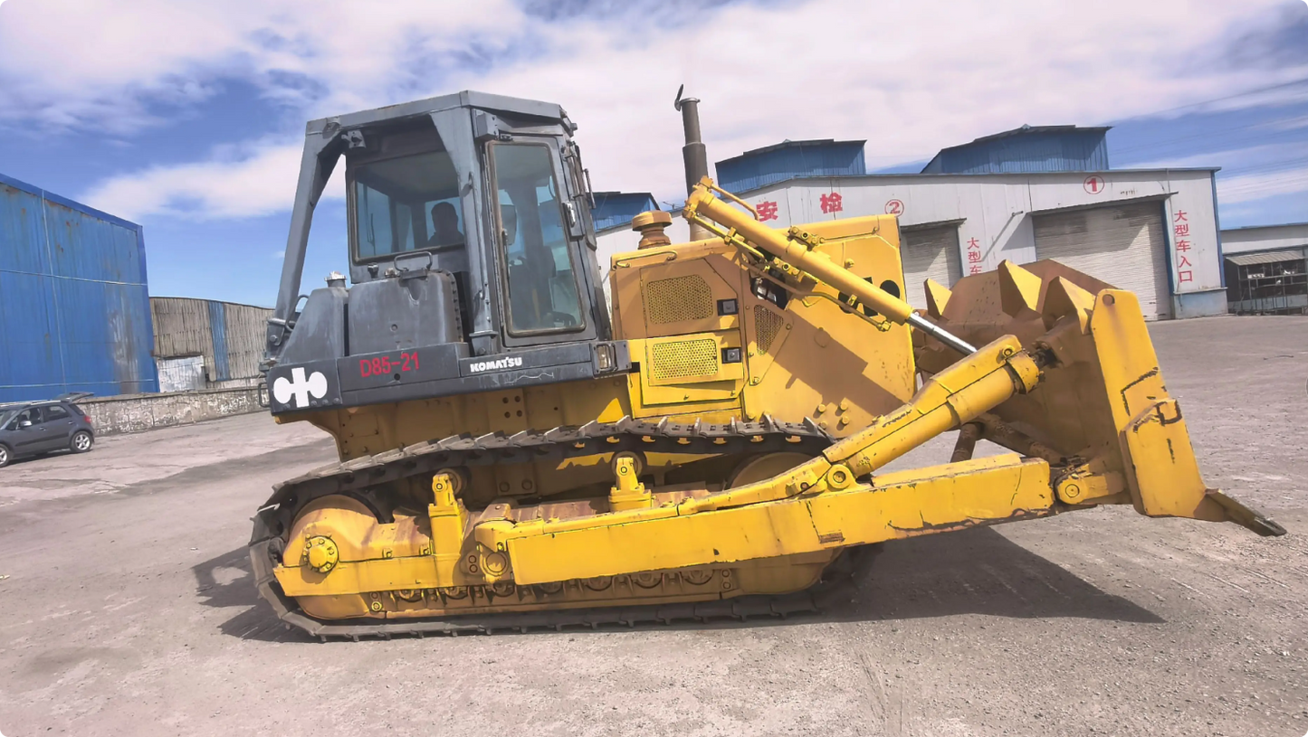 Used Komatsu D85-21 Bulldozer for Sale - Updated Model operator cabin for sale
