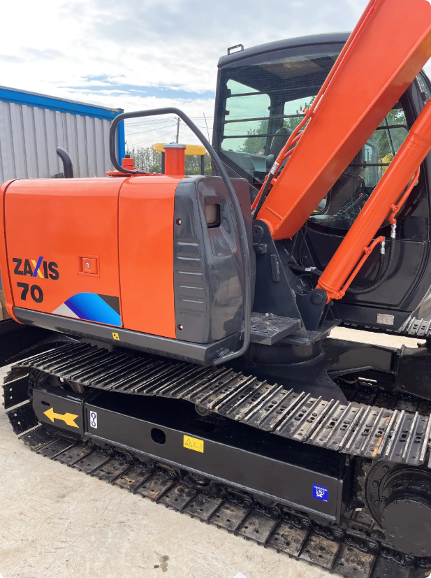 Used Hitachi ZX70 Excavator for Sale tire and chassis detail for sale