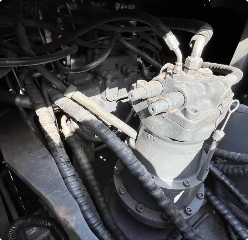 Used Hitachi EX200-1 Excavator for Sale tire and chassis detail for sale