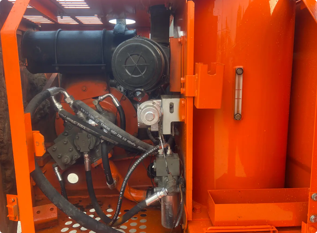 Used Hitachi EX60 Excavator for Sale engine and hydraulic area for sale