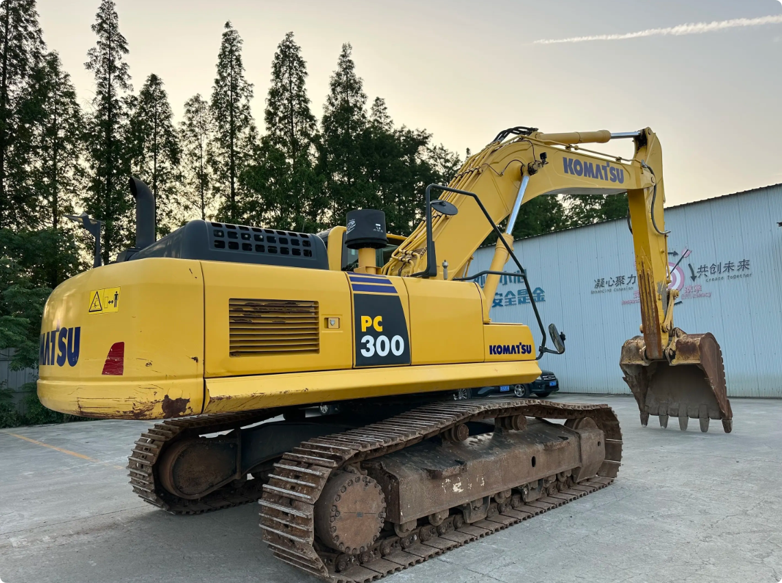 Used Komatsu PC300-8M0 Crawler Excavator for Sale - real inventory photo 6