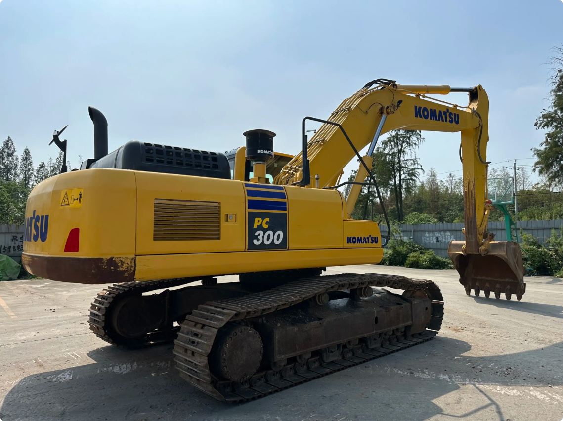 Used Komatsu PC300-8M1 Crawler Excavator for Sale - real inventory photo 3