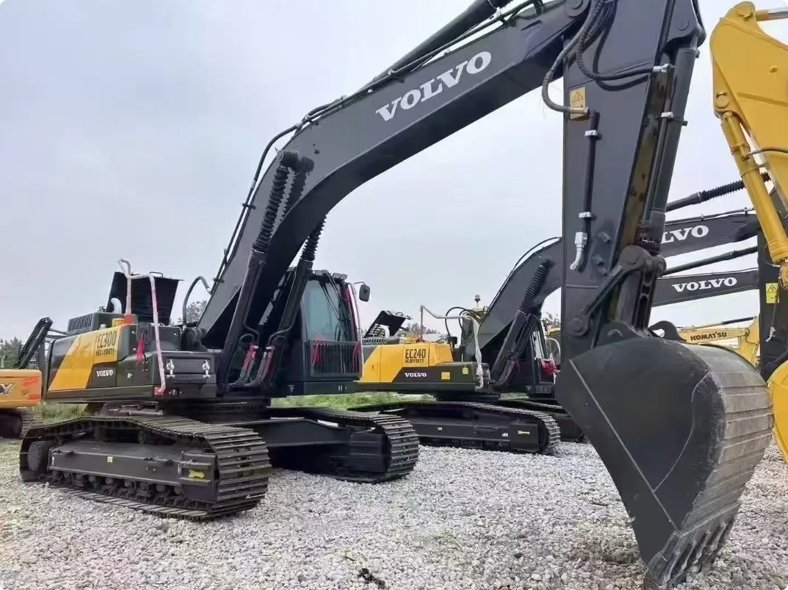 Used VOLVO EC300 crawler excavator real inventory view 2