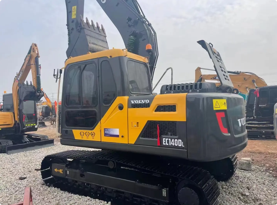 Used VOLVO EC140DL Crawler Excavator for Sale - real inventory photo 2