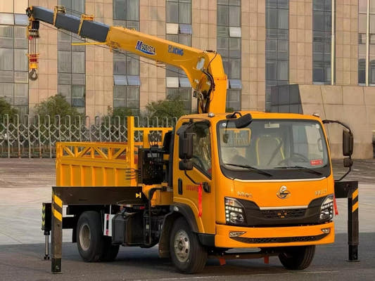 Used Dongfeng Chenglong L2 180HP 6.3 Ton Truck-Mounted Crane for Sale - real inventory photo 2