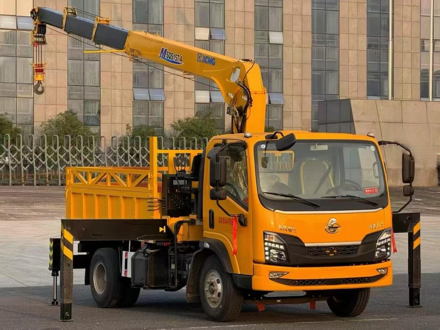 Used Dongfeng Chenglong L2 180HP 6.3 Ton Truck-Mounted Crane for Sale | Dongfeng Chenglong L2 180HP 6.3 Ton Price detail photo 2
