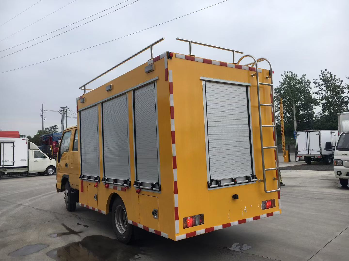 Used Isuzu 50KW GENERATOR Emergency Lighting Truck for Sale front view