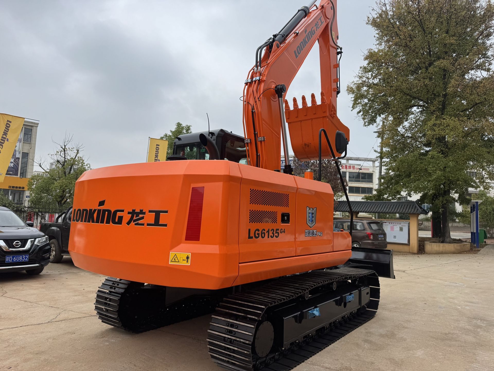 New Lonking LG6135 Excavator for Sale rear side view