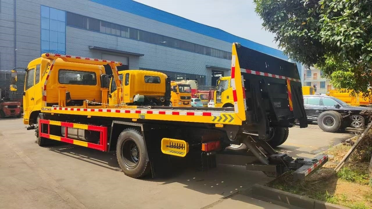 Used Dongfeng 200HP Road Wrecker Truck for Sale front view