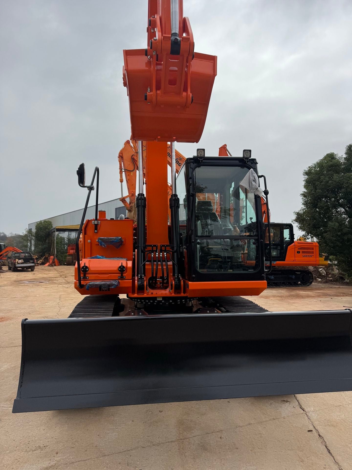 New Lonking LG6135 Excavator for Sale detail view