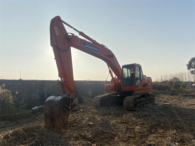 Used Doosan DH220LC-7 Excavator for Sale detail view