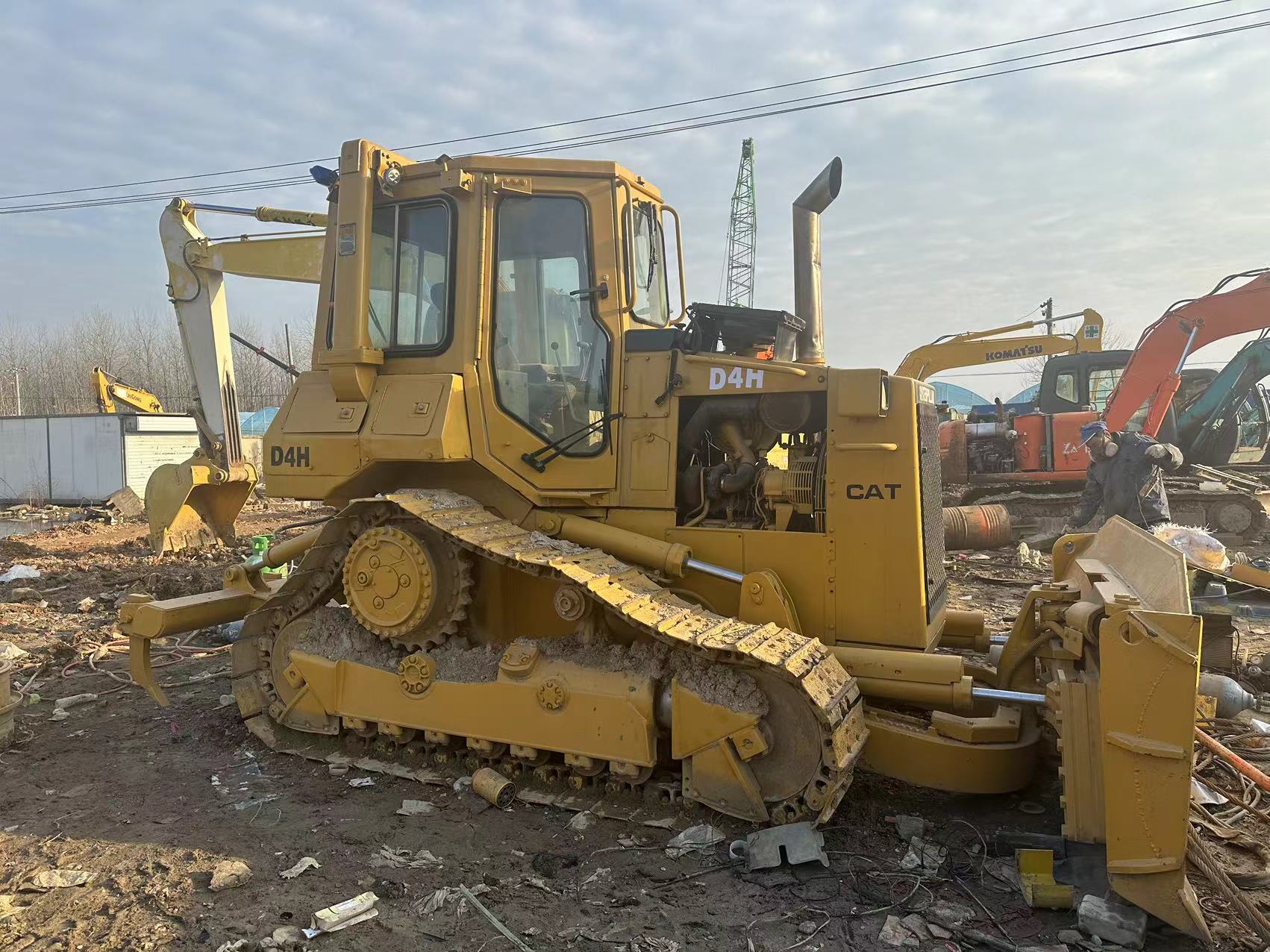 Used Caterpillar D4H Bulldozer for Sale rear side view