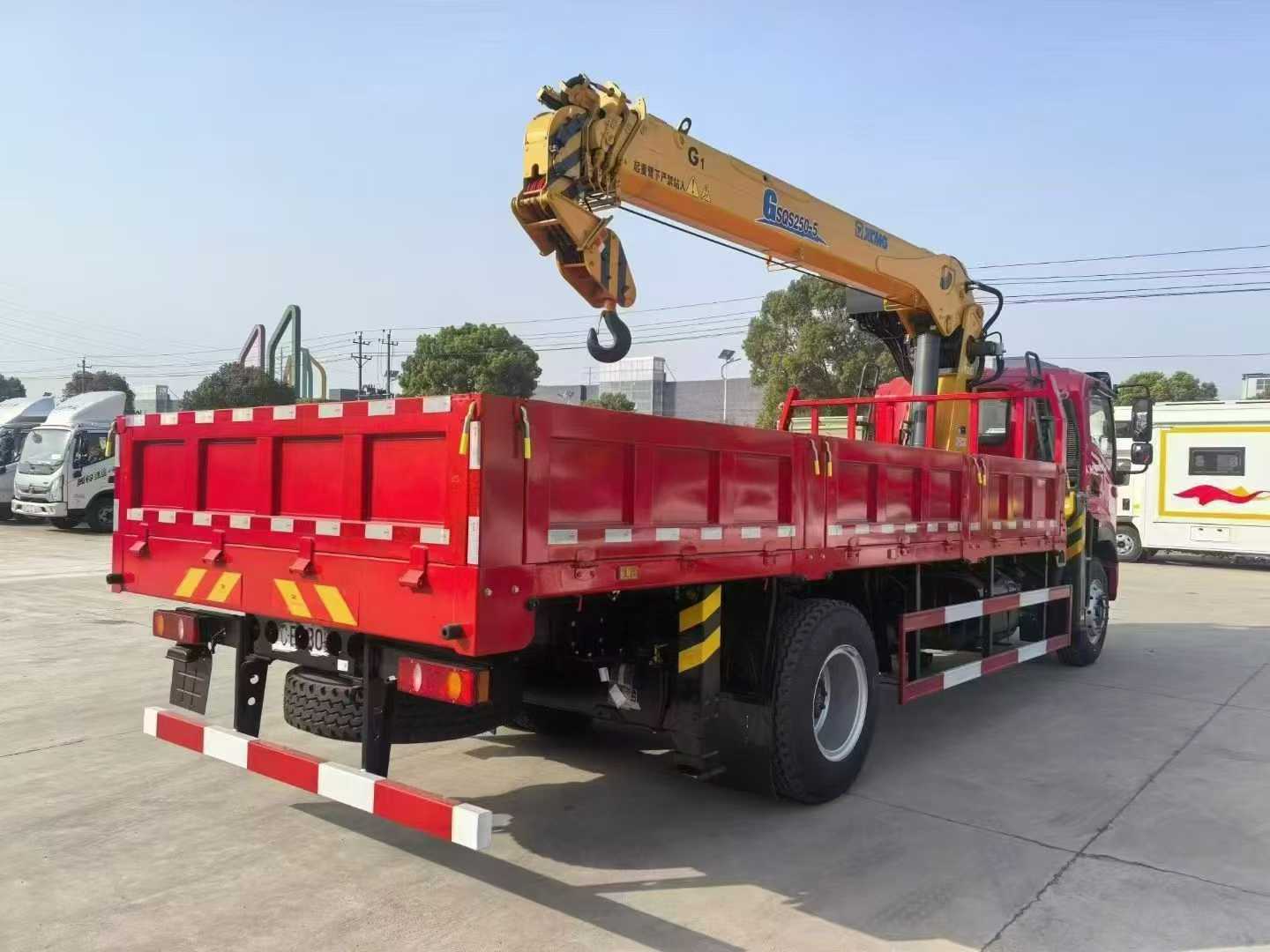 Used Dongfeng 220HP Truck-Mounted Crane for Sale detail view