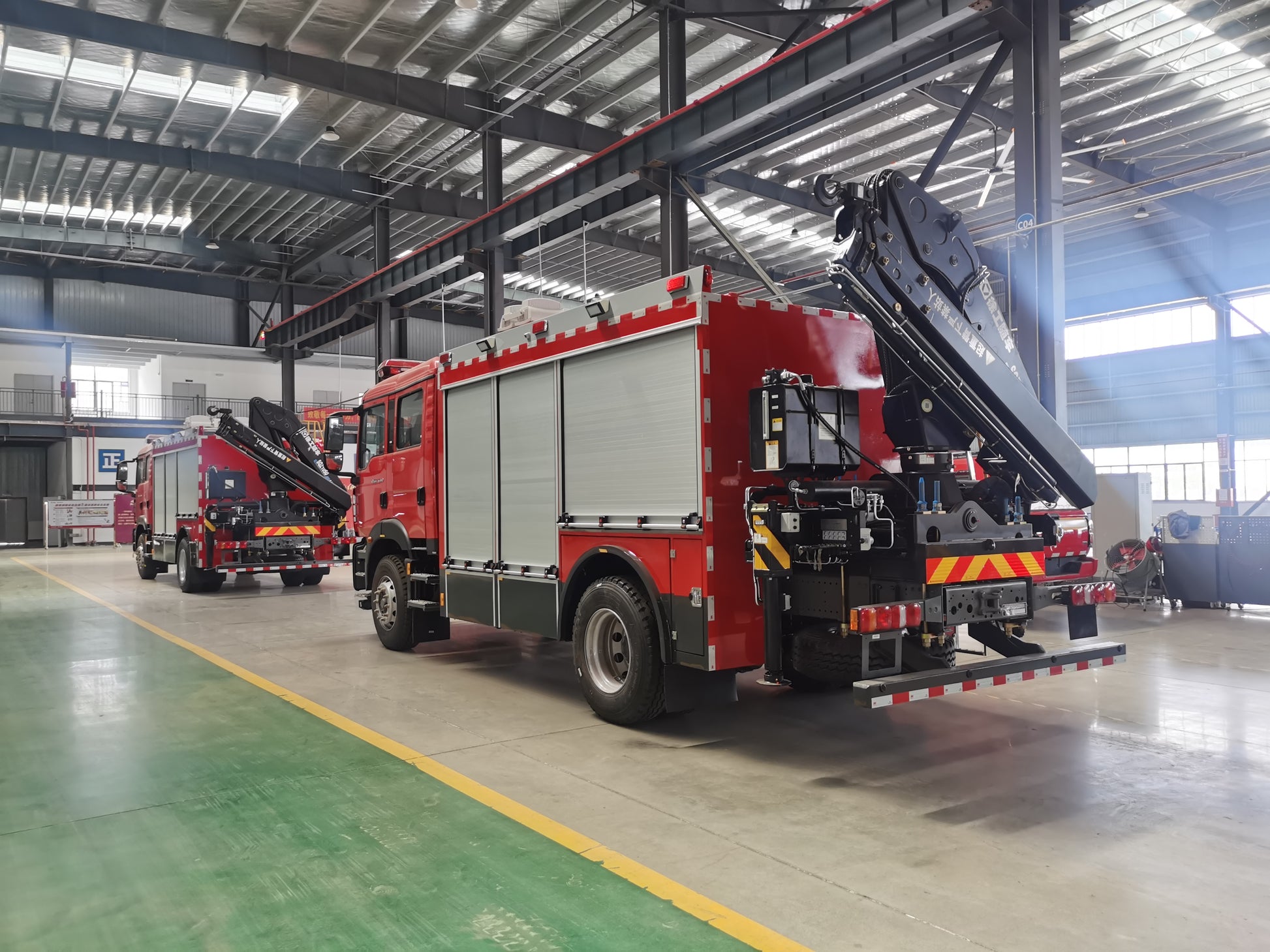 Used Sinotruk 340HP Fire Rescue Truck for Sale front view