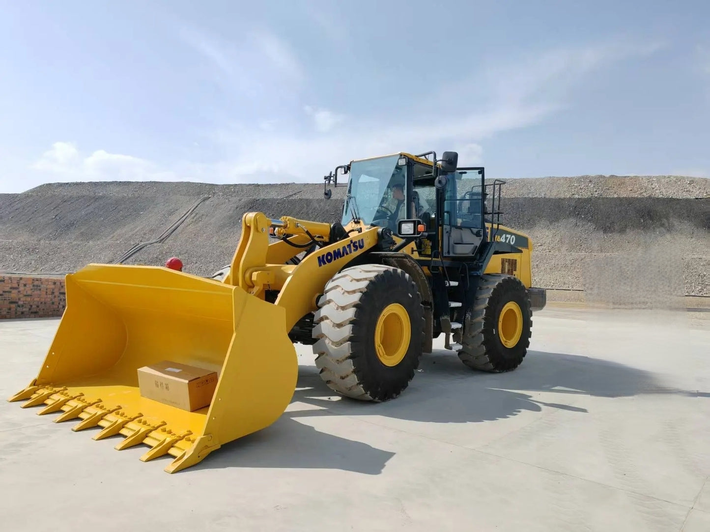 NEW KOMATSU WA470-8M0