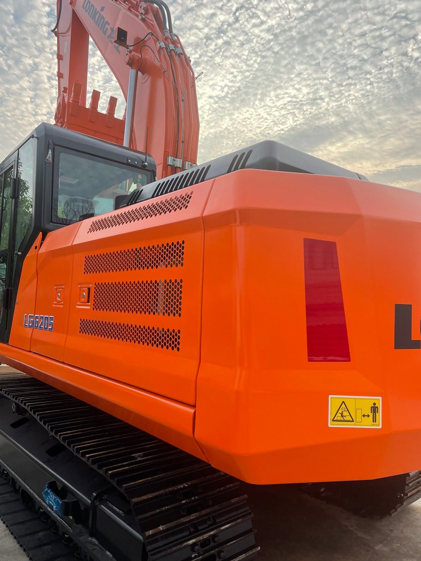 New Lonking LG6205 Excavator for Sale detail view