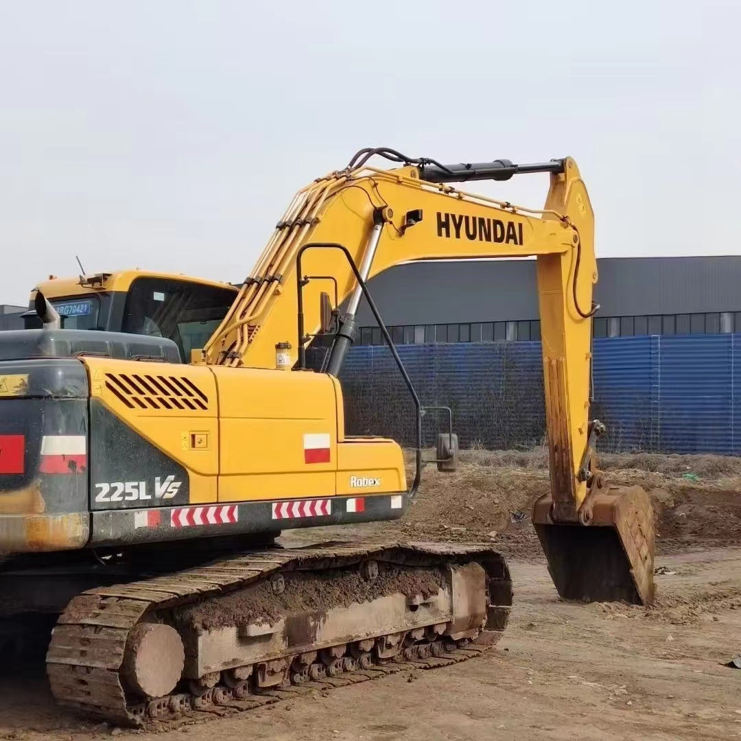 USED HYUNDAI R225LVS