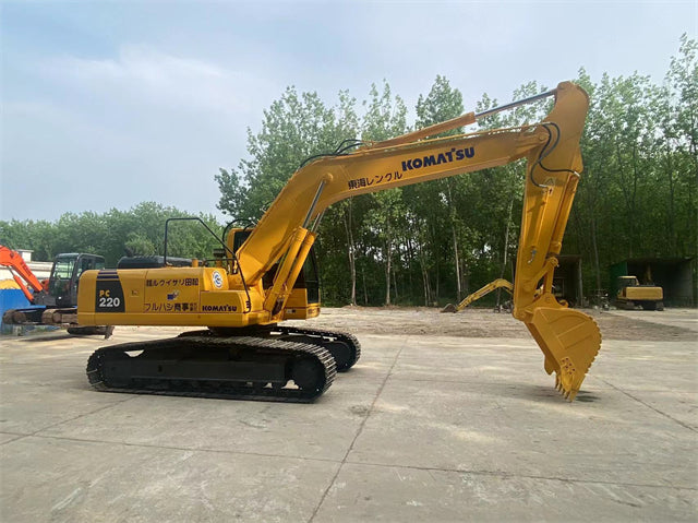 USED KOMATSU PC220-8