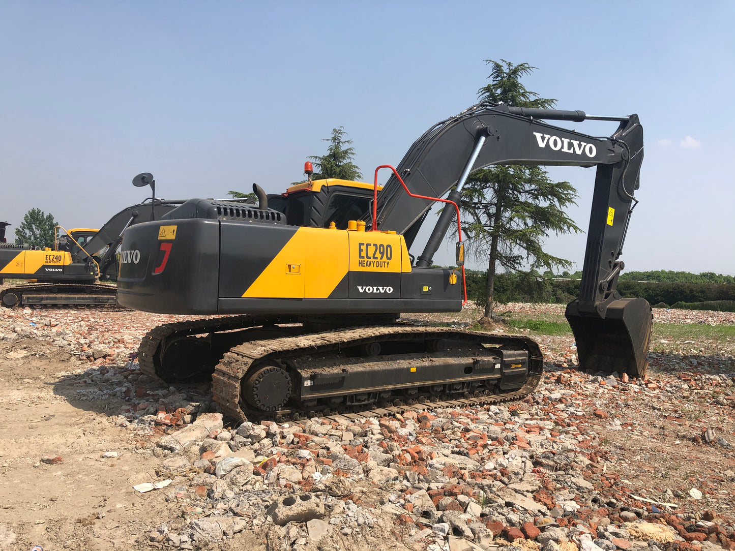 USED VOLVO EC290