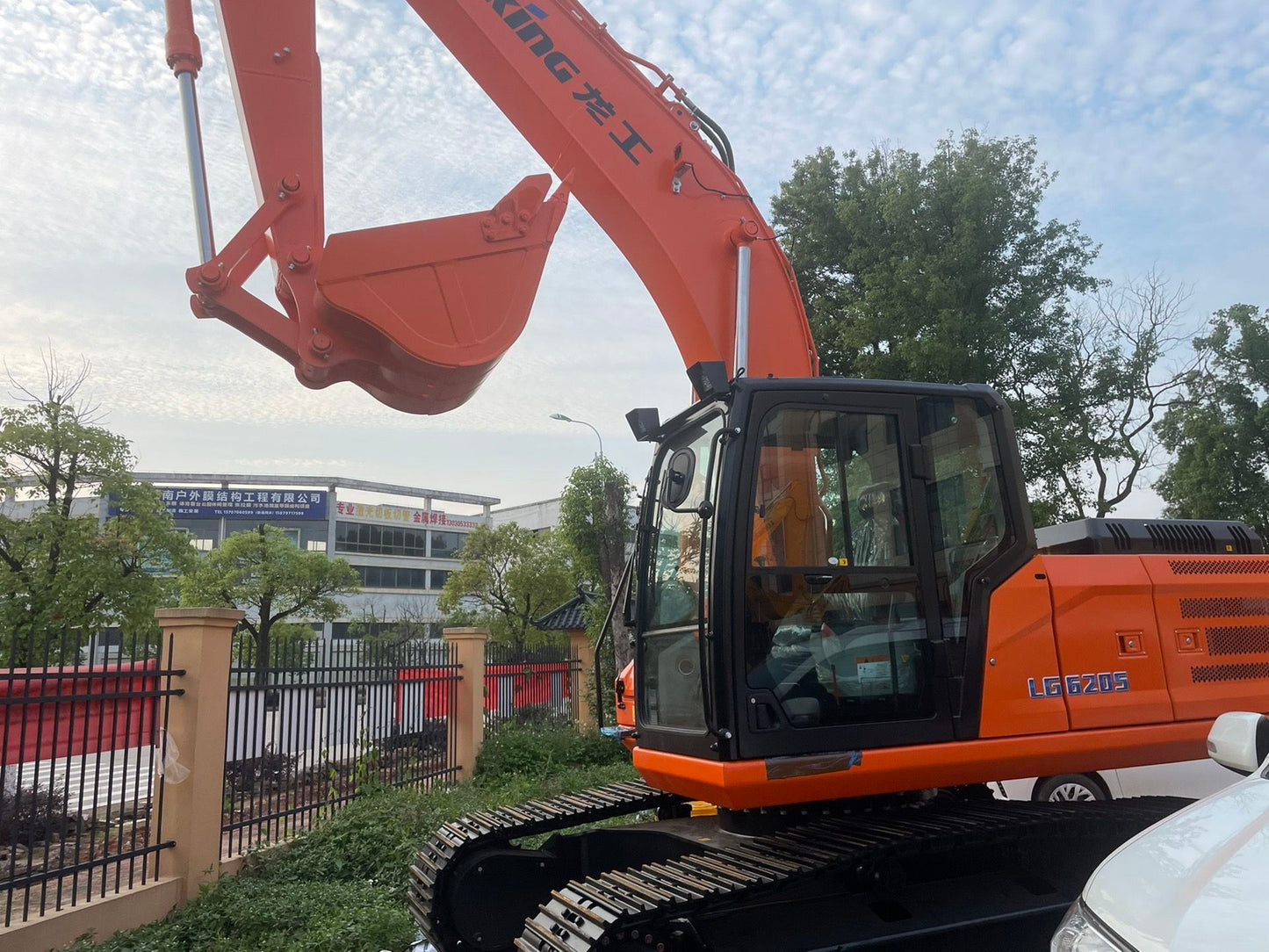New Lonking LG6205 Excavator for Sale detail view