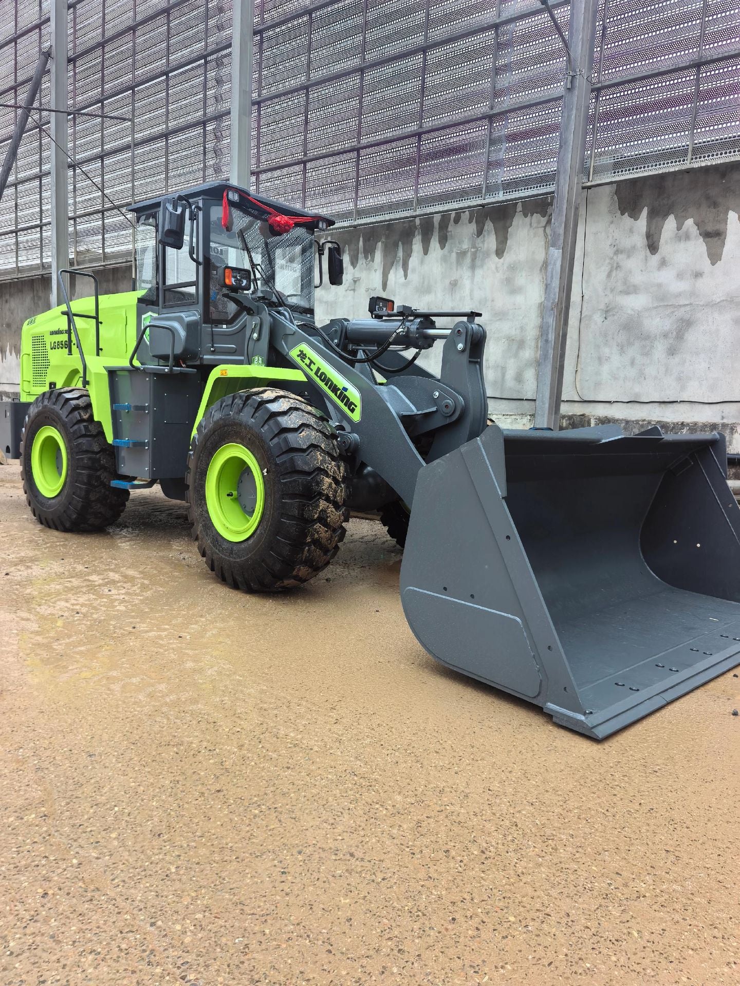 New Lonking LG856T-E Wheel Loader for Sale front view