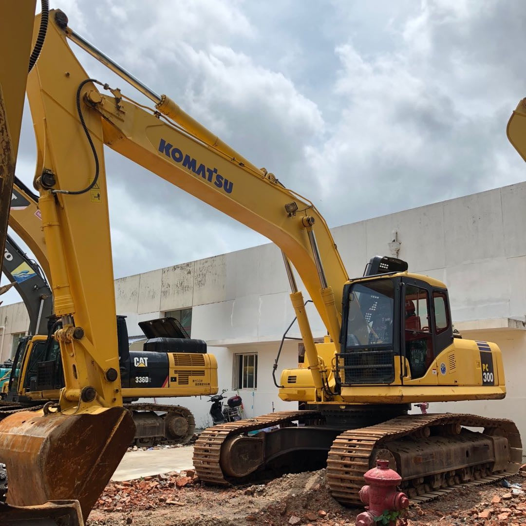 USED KOMATSU PC300-7