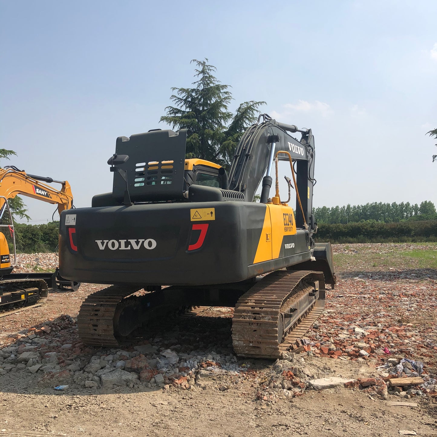 USED VOLVO EC240