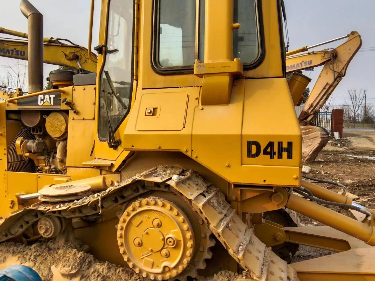 Used Caterpillar D4H Bulldozer for Sale detail view