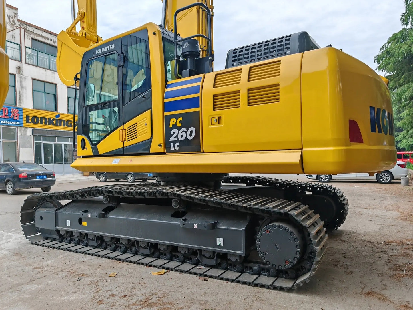 NEW KOMATSU PC260-11M0