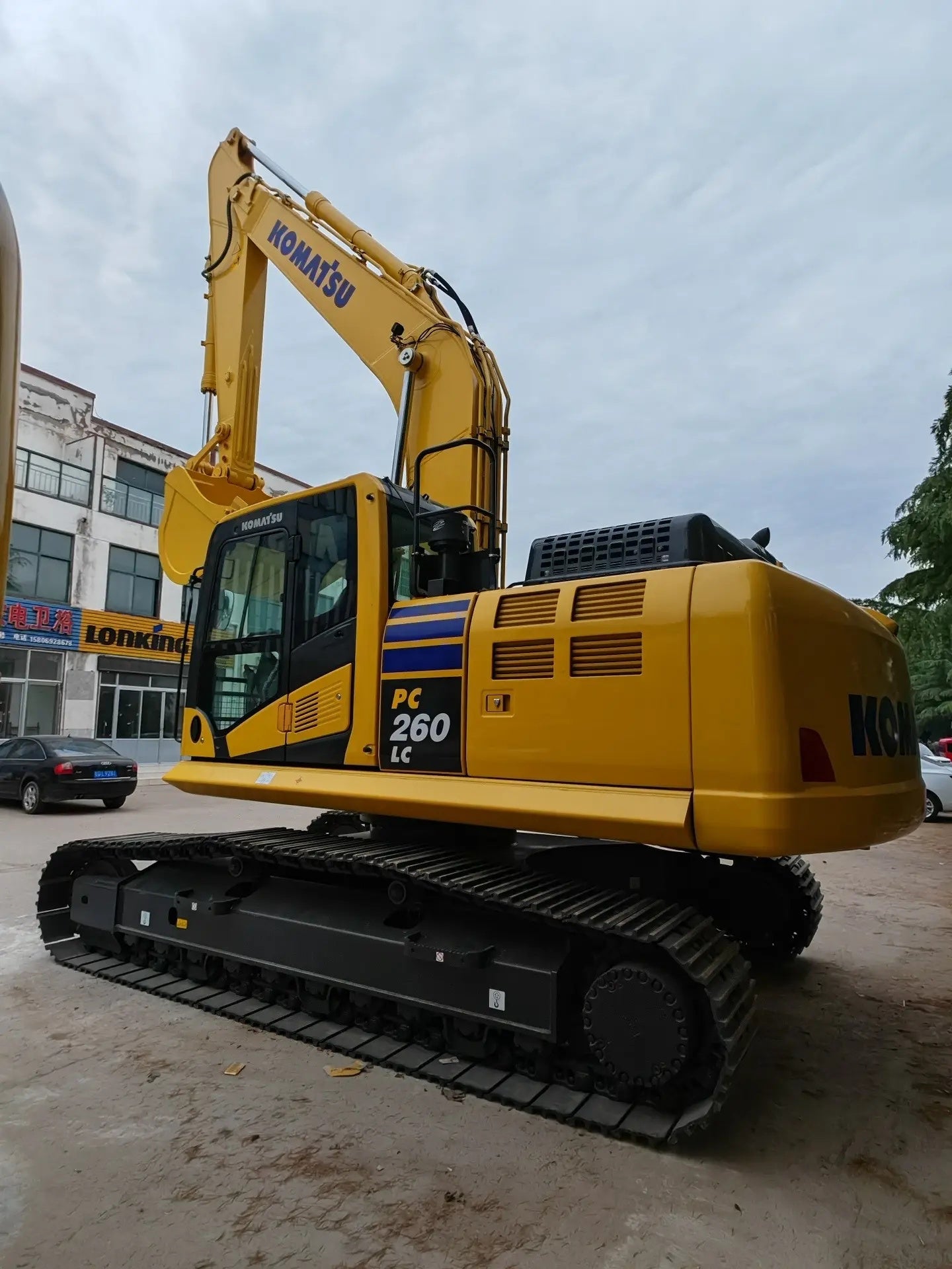 NEW KOMATSU PC260-11M0