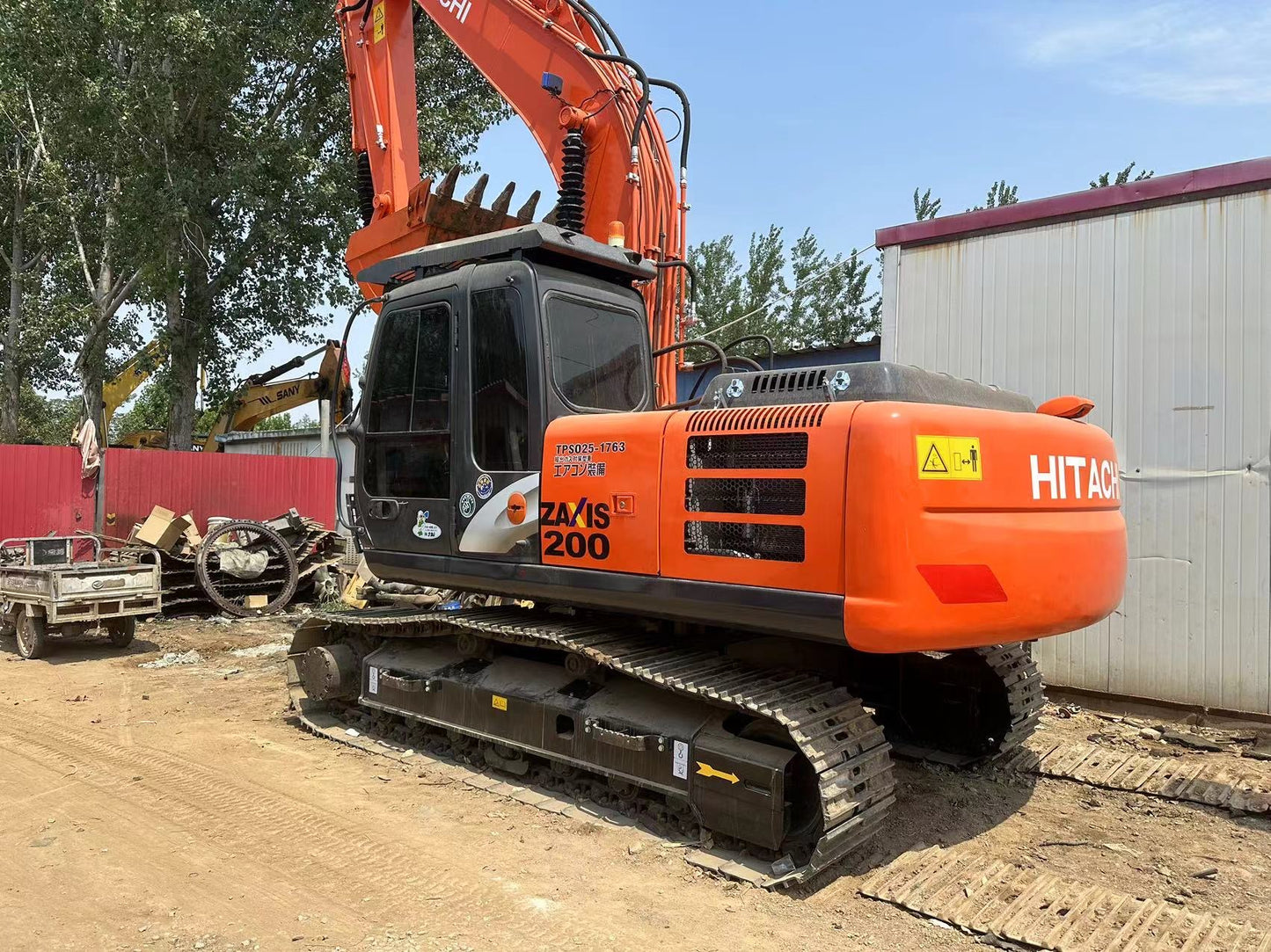 USED HITACHI ZX200-3