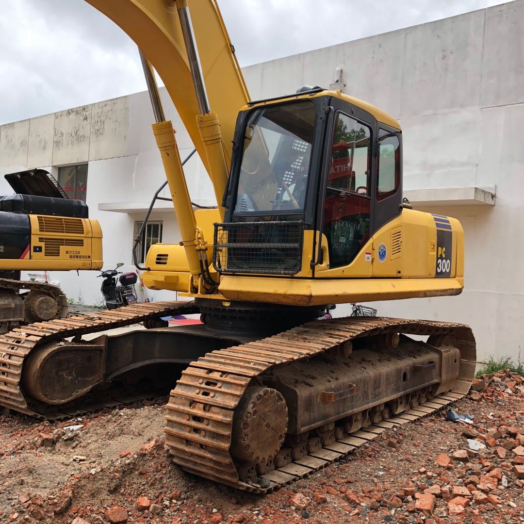 USED KOMATSU PC300-7