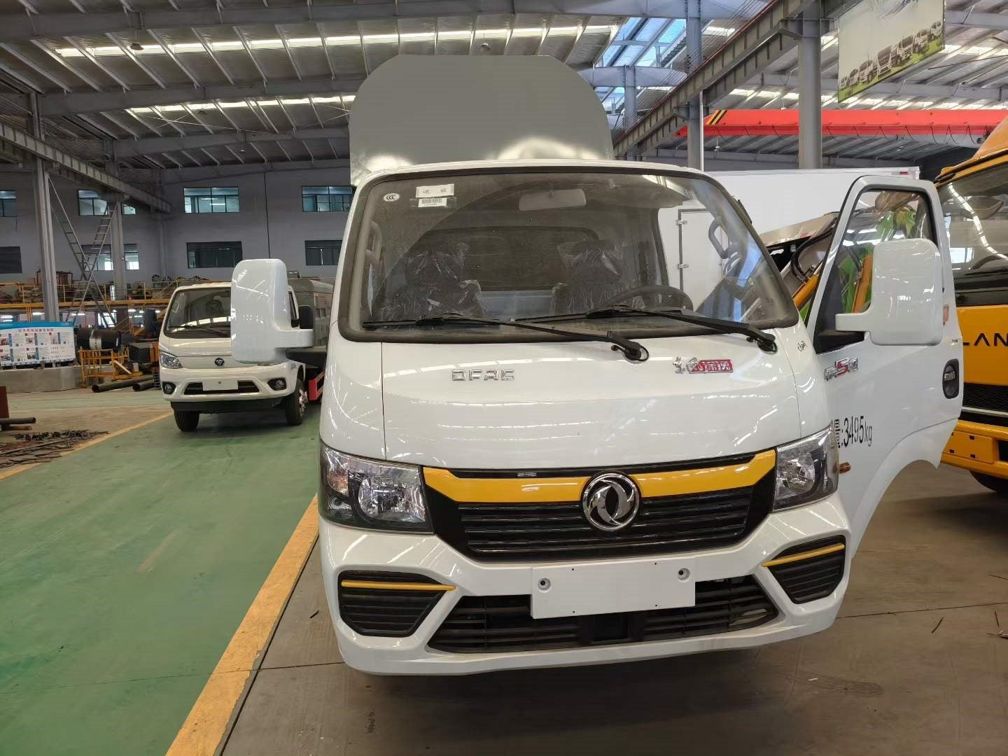 Used Dongfeng TUYI 4M³ Sealed Garbage Truck for Sale detail view