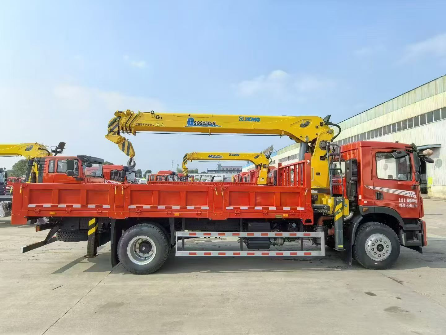 Used Dongfeng 200HP Truck-Mounted Crane for Sale - Updated Model detail view
