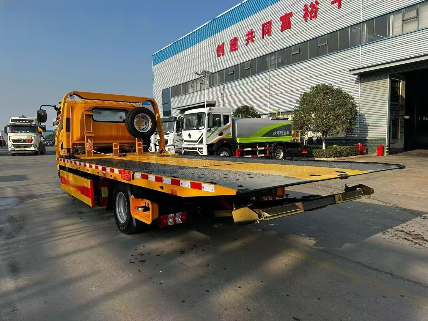 Used Shacman 140HP Road Wrecker Truck for Sale front view