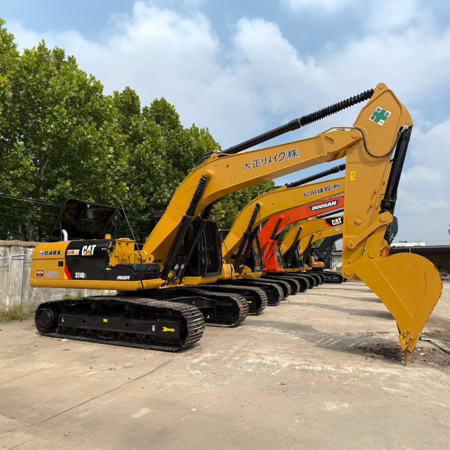 Used Caterpillar 324D2 Excavator for Sale side view