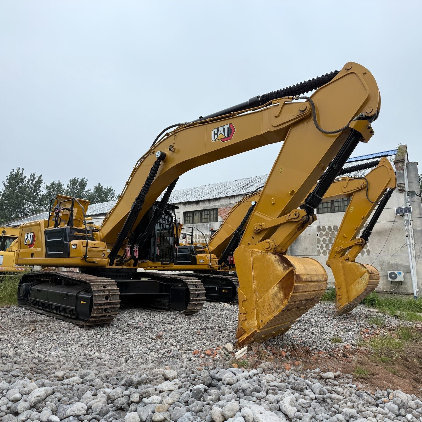 Used Caterpillar 345 Excavator for Sale side view