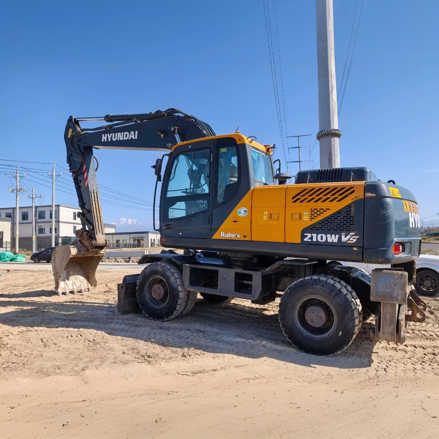 USED HYUNDAI R210WVS