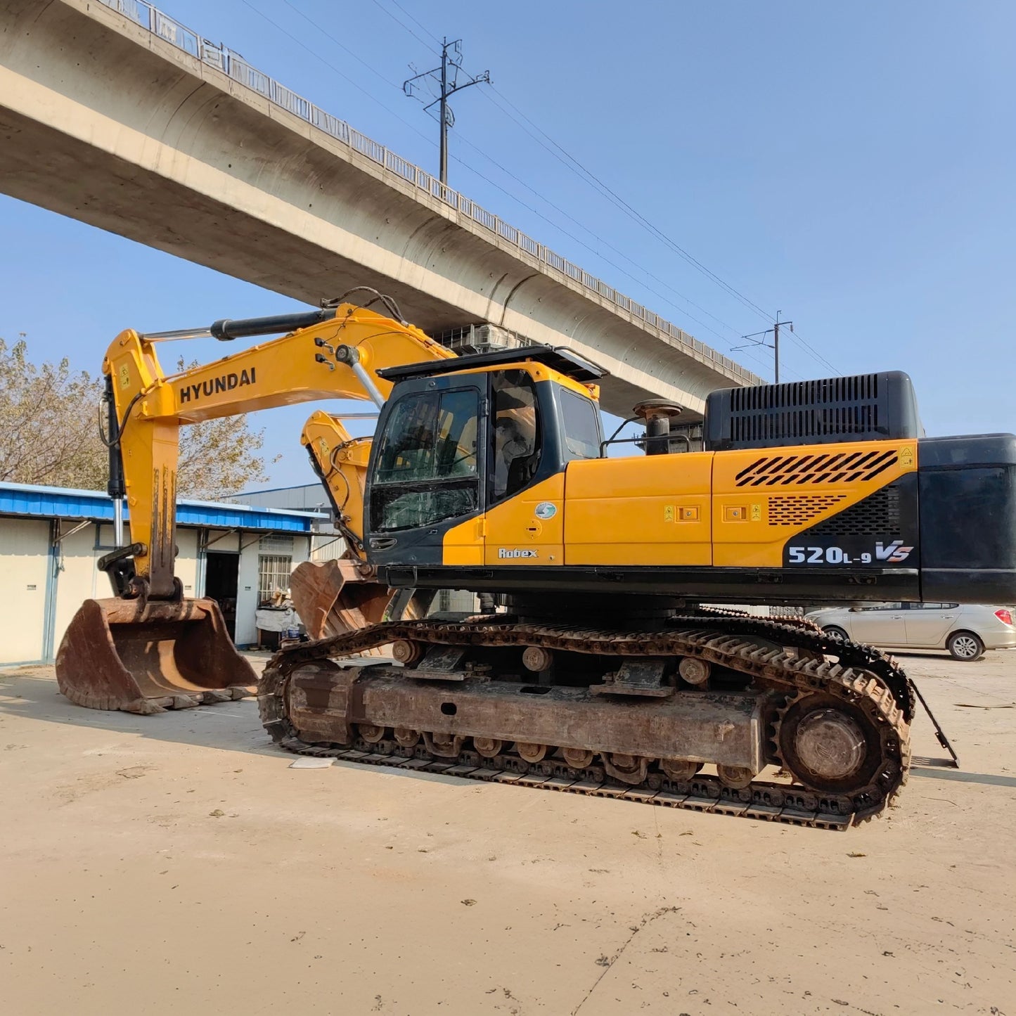 USED HYUNDAI 520L-9VS