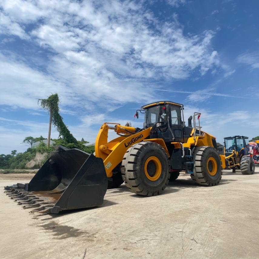 Used Liugong 870H Wheel Loader for Sale side view for sale
