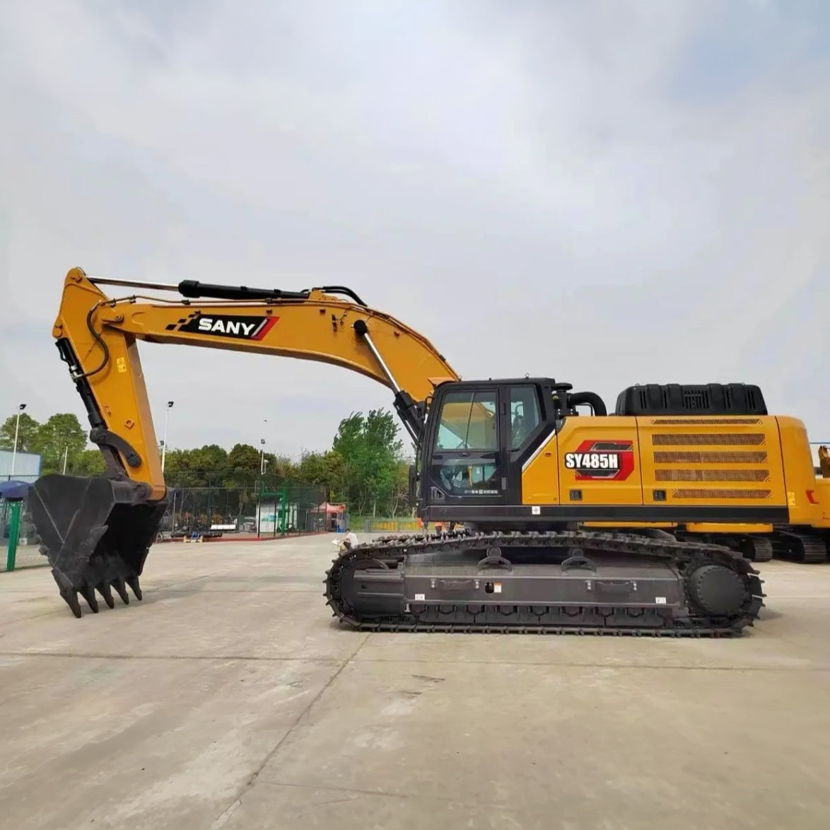 Used Sany 485H Excavator for Sale side view for sale