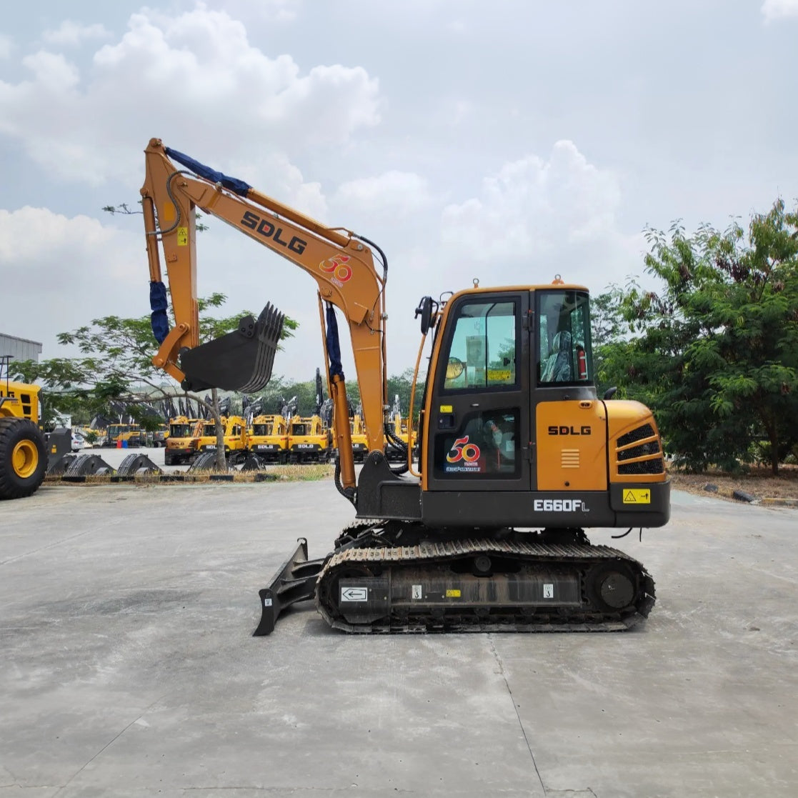 Used Sdlg E660FL Excavator for Sale side view for sale